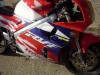 Padací chrániče (28 mm) - Honda RVF400 (NC35), černé